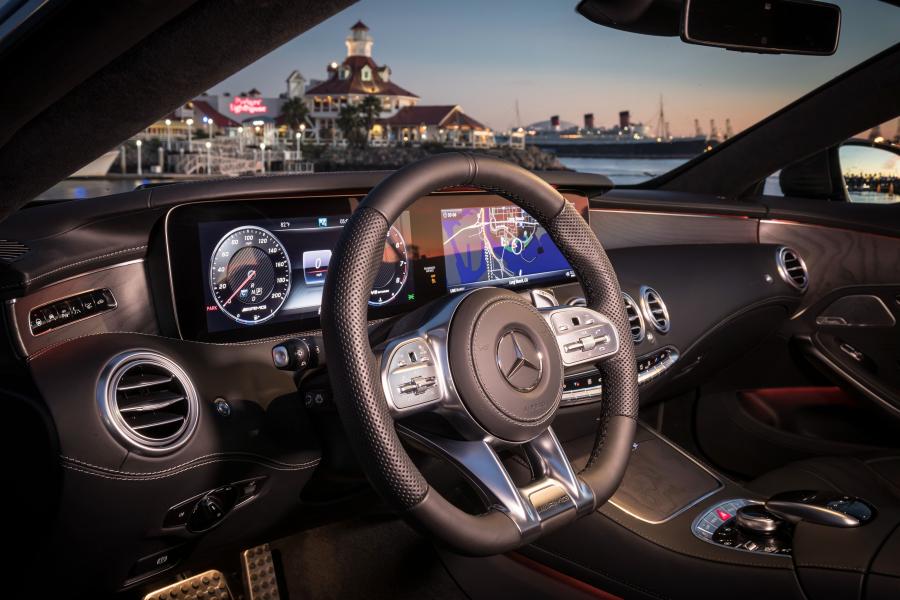 Интерьер Mercedes-AMG S63 4Matic+ Coupe (C217) 2018 года  (NA) (фото 18 из 21)
